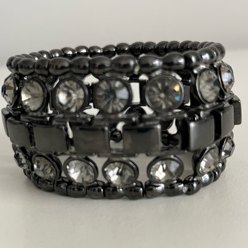 STATEMENT BRACELET